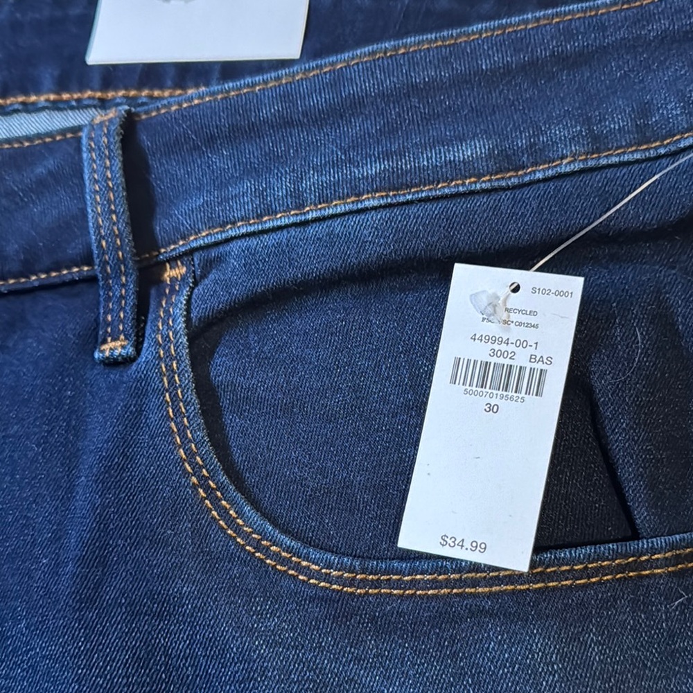 Old Navy Blue Relaxed Jeans with Indigo Fading - Picture 3 of 3